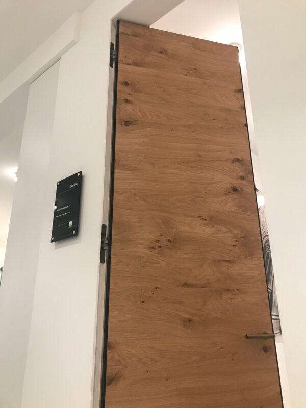 Innentür Echtholz Eiche astig wandbündig – Bild 3